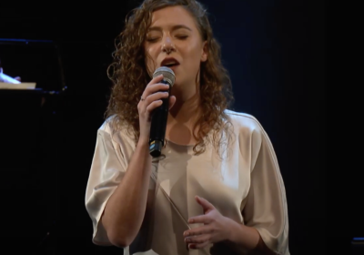 Stage Your Voice: Silke - Smoke 