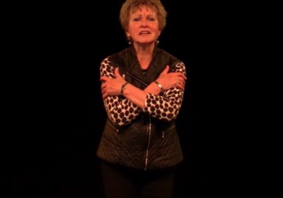 Vasthouden door Elisa